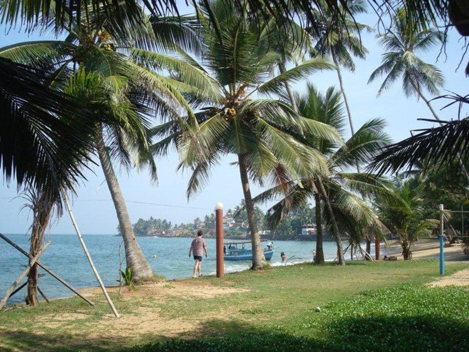 Blick zum Nachbarhotel Earl’s Reef Beruwala
