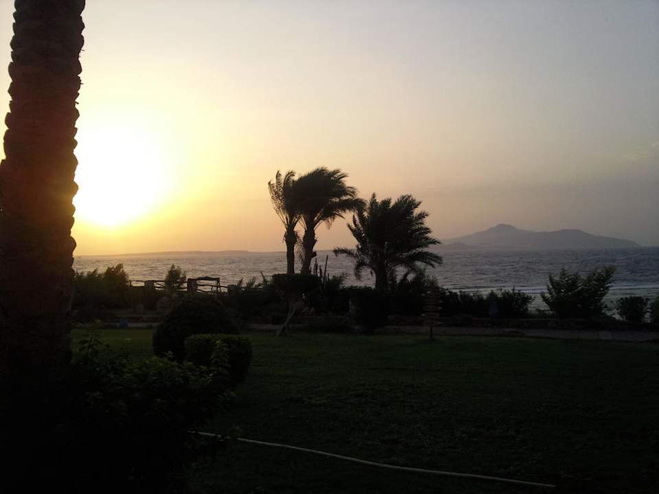 Sonnenaufgang Blick aus dem Zimmer Hotel Hauza Beach Resort