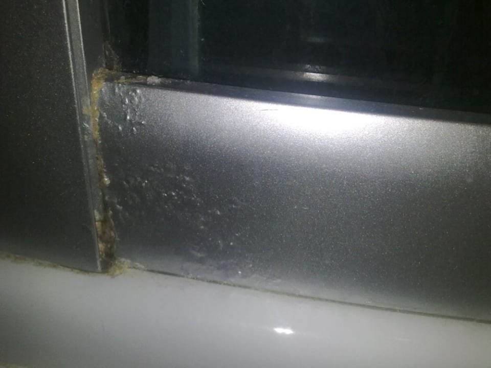 Kalk und Schimmel an Duschkabine Hotel Nevada Hamburg