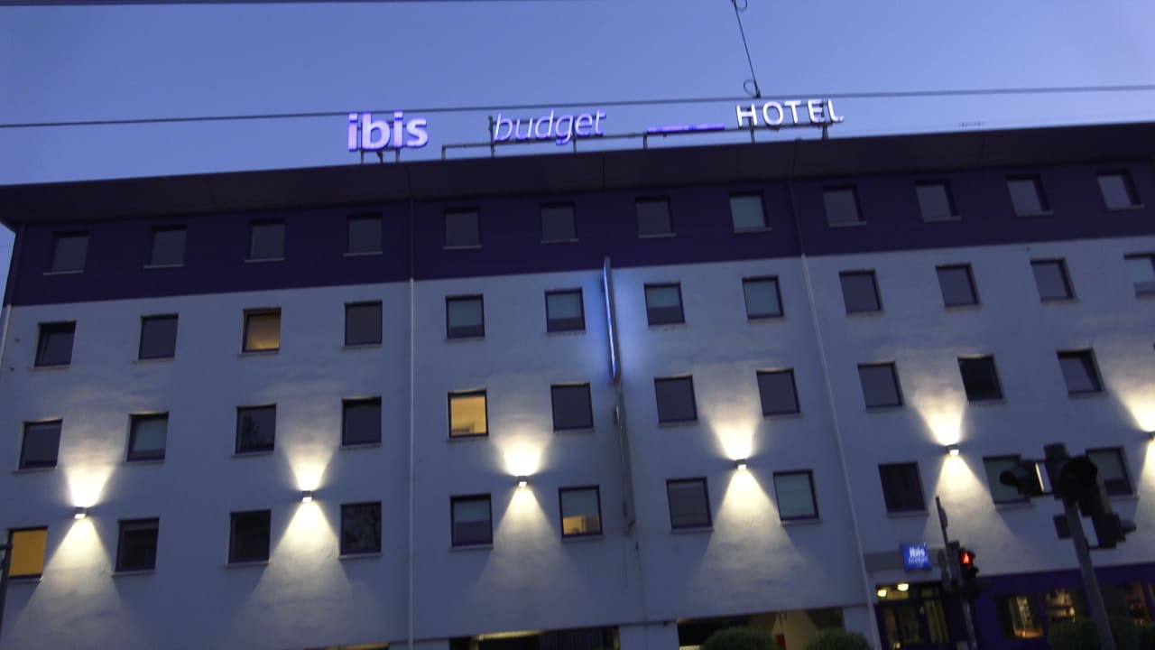 Außenansicht ibis budget Hotel Saarbrücken Ost