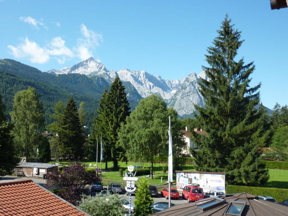 Blick vom Zimmer (2. Stock) Hotel Zugspitze