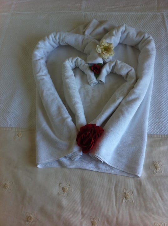 Bett frisch gemacht La Vita's Hotel