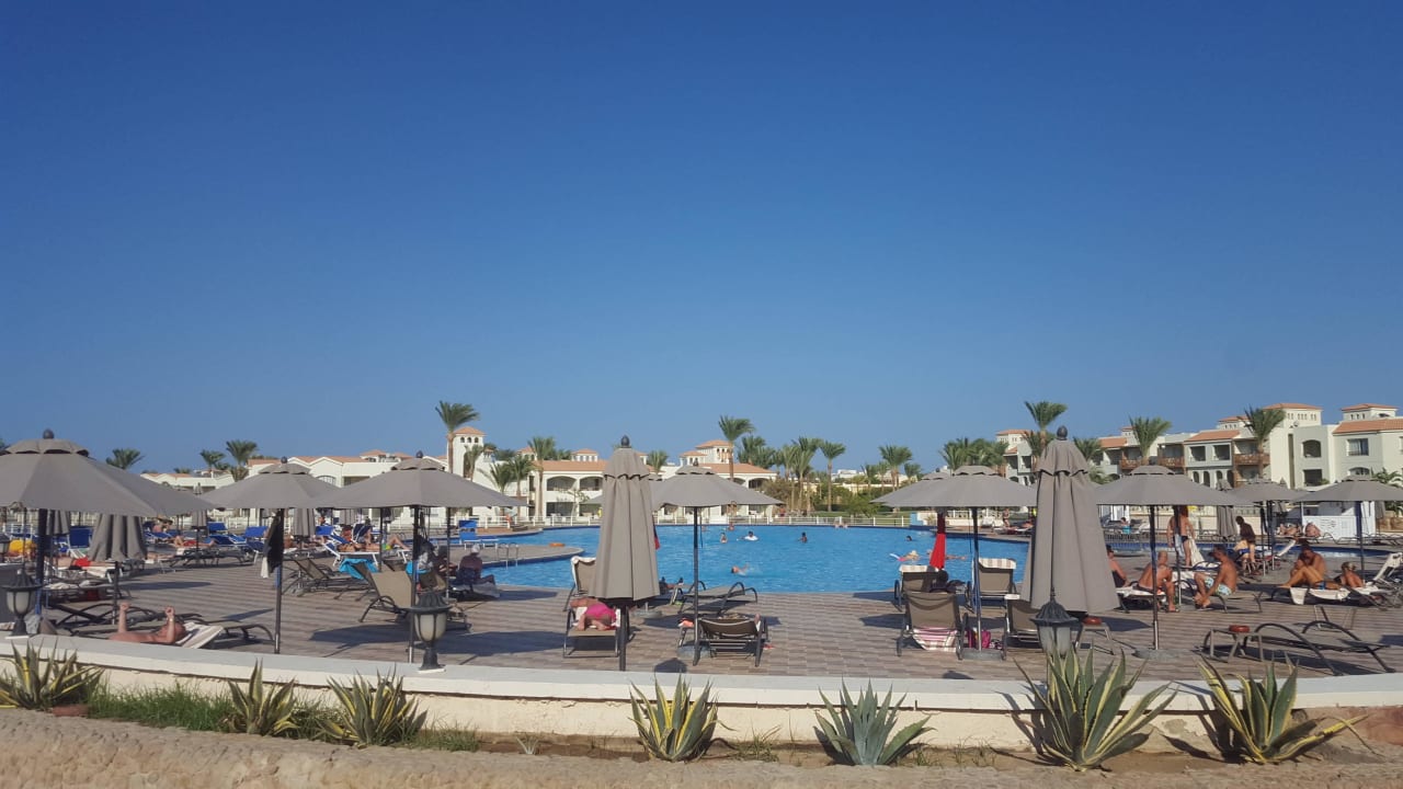 Ruhepool beim Restaurant Castello  Pickalbatros Dana Beach Resort - Hurghada