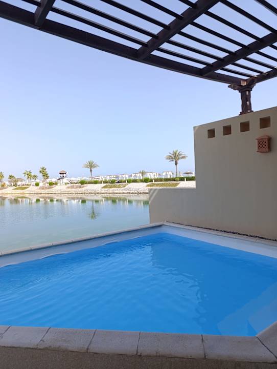 Zimmer The Cove Rotana Resort