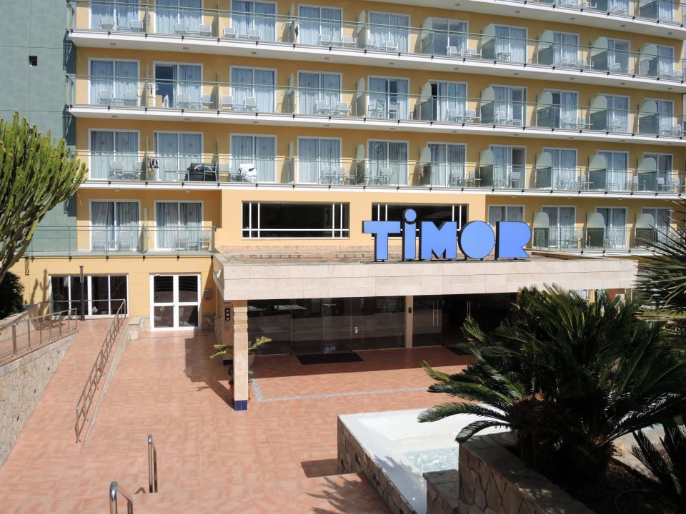 Haupteingang Hotel Timor