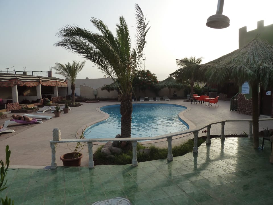 Pool war sauber Hotel Bedouin Moon Village