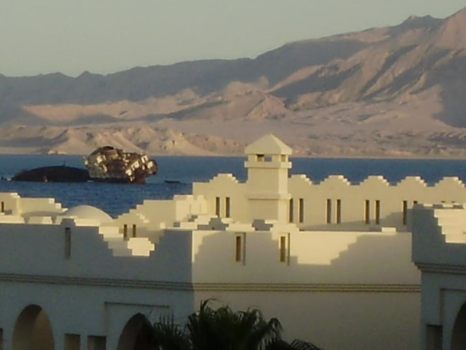 Blick vom Hoteleingang auf das Rote Meer Charmillion Club Resort