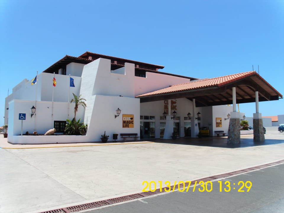 Vor dem Hotel TUI MAGIC LIFE Fuerteventura