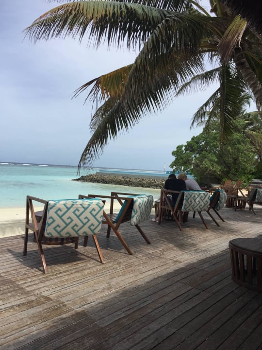 Terrasse der Strandbar Summer Island Maldives