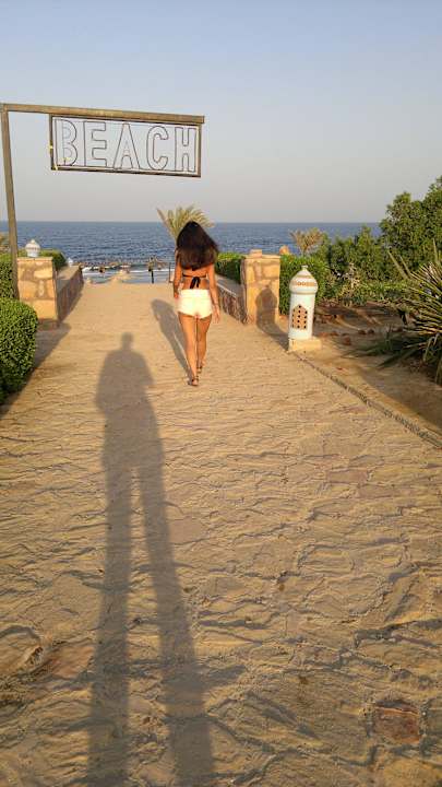 Идем на пляж Dreams Beach Resort Marsa Alam