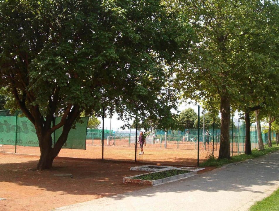 Tennisplätze Hotel Russalka