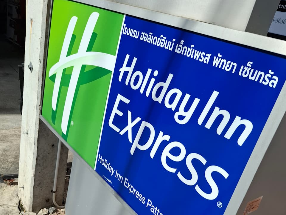 Außenansicht Holiday Inn Express Pattaya Central