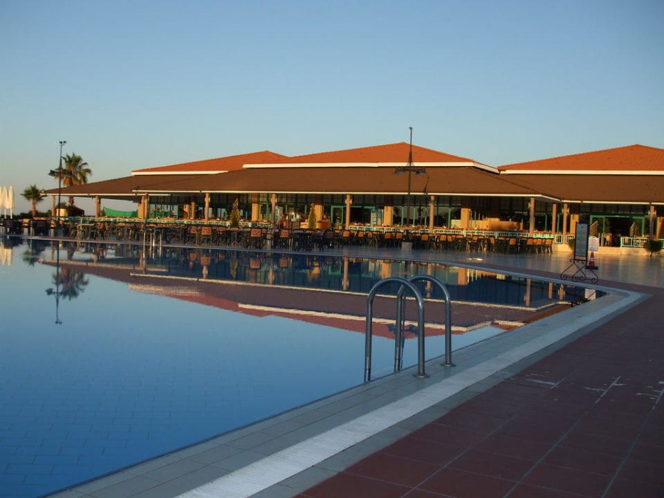 Restaurant & Pool Asteria Family Resort Side