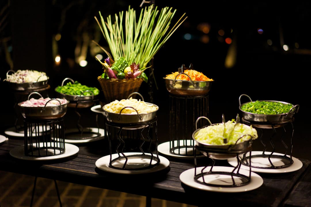 Buffet ist schön angerichtet Hotel Jetwing Beach