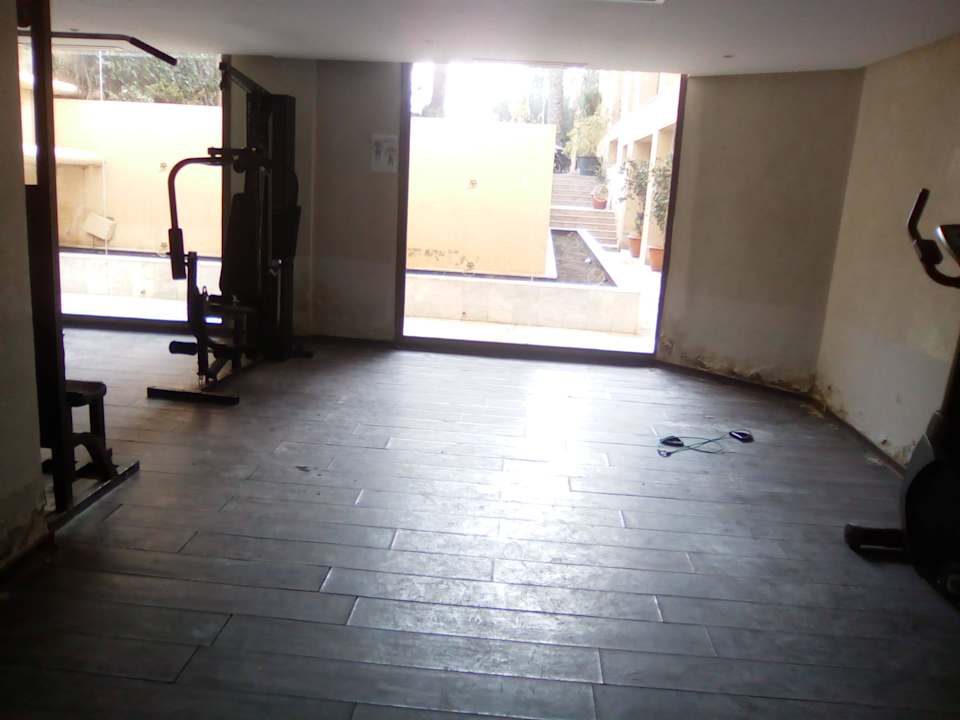 Rest Fitnessraum vor Abriss Hotel Rosa Beach