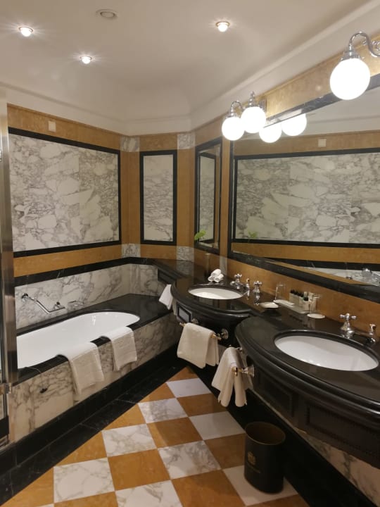 Zimmer Hotel Bristol