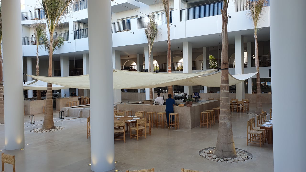 Gastro Serry Beach Resort