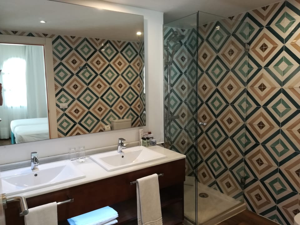 Zimmer H10 Ocean Suites