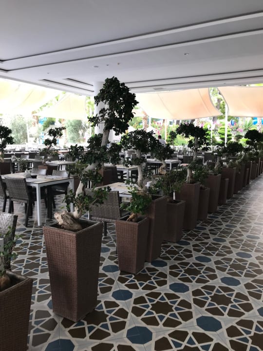 Gastro Rubi Platinum Spa Resort & Suites