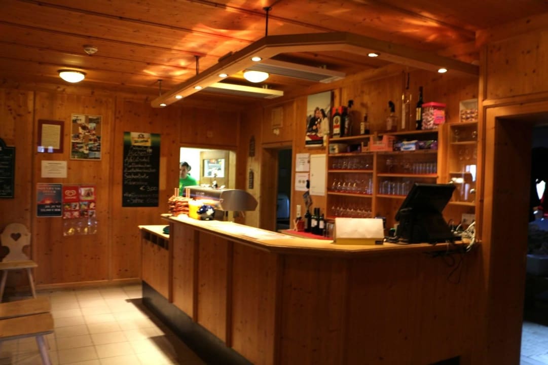 Theke und Rezeption Erfurter Hütte