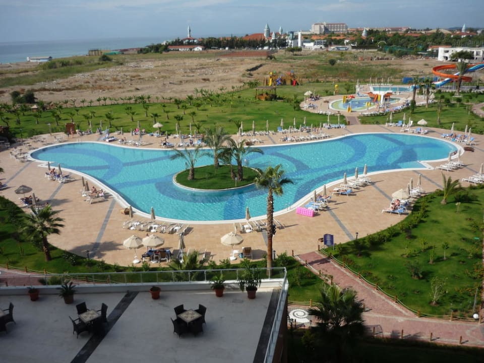 Einer von zwei Seaden Sea World Resort & Spa