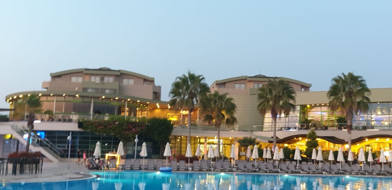 Pool VONRESORT Golden Coast