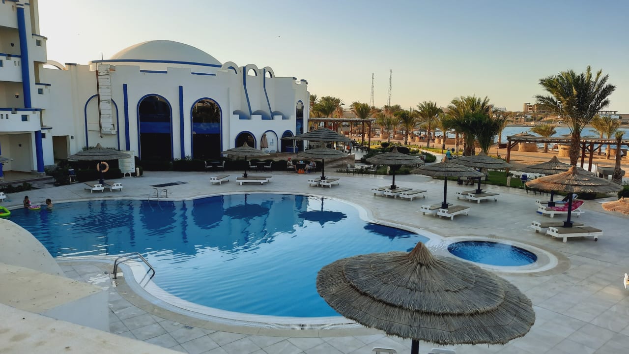 Pool Coral Sun Beach