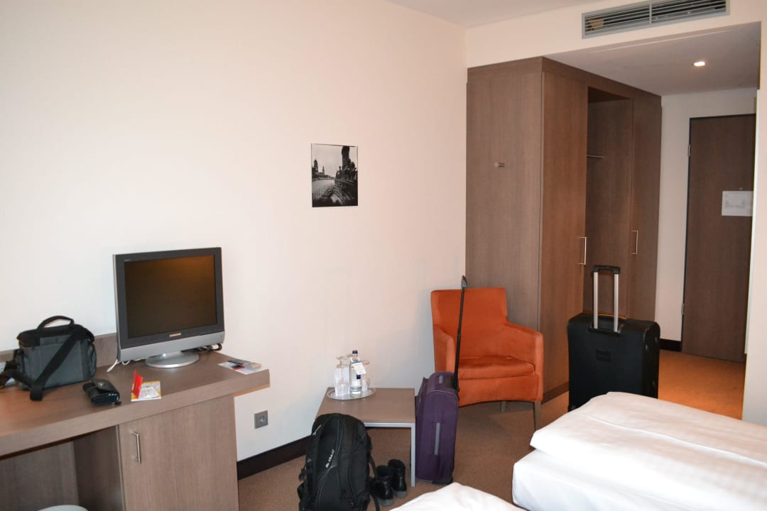 Zimmer innen IntercityHotel Dresden