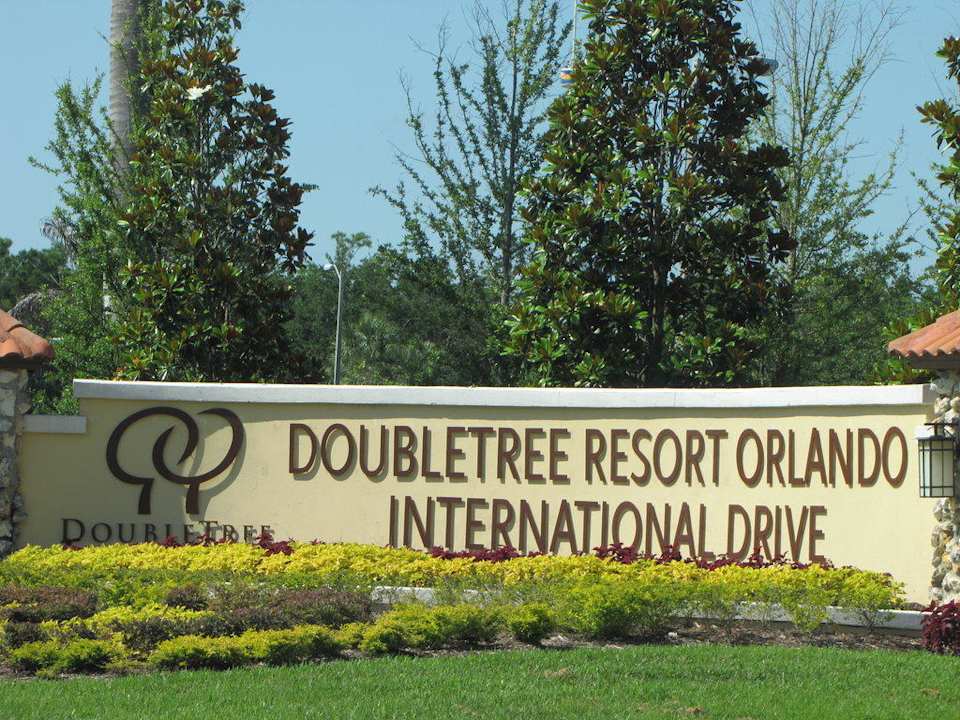 Hotelzufahrt DoubleTree Hotel by Hilton Orlando at SeaWorld