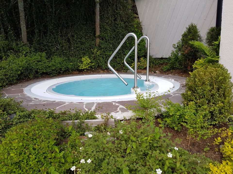 Whirlpool Außenbereich Familien- & Gartenhotel Theresia