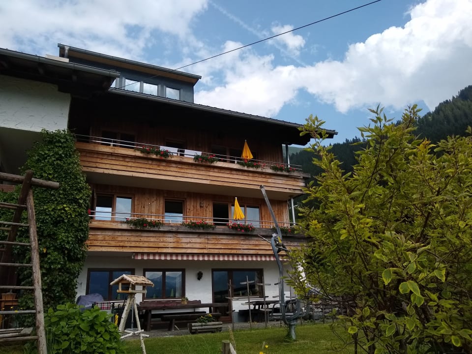 Außenansicht Gästehaus Alpina