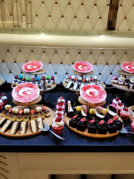 Gastro Azura Deluxe Resort & Spa Hotel