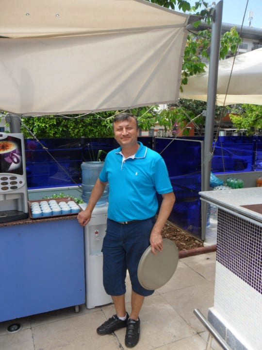 Ein Kellner Hotel Grand Zaman Beach