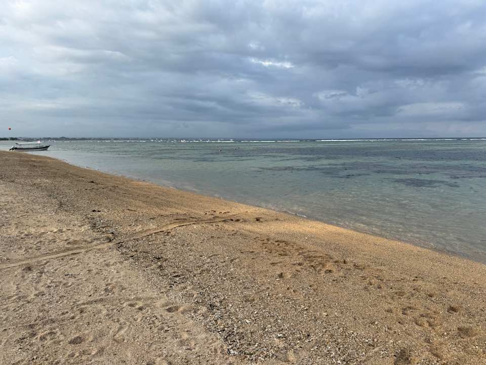 Strand Griya Santrian Beach Resort & Spa