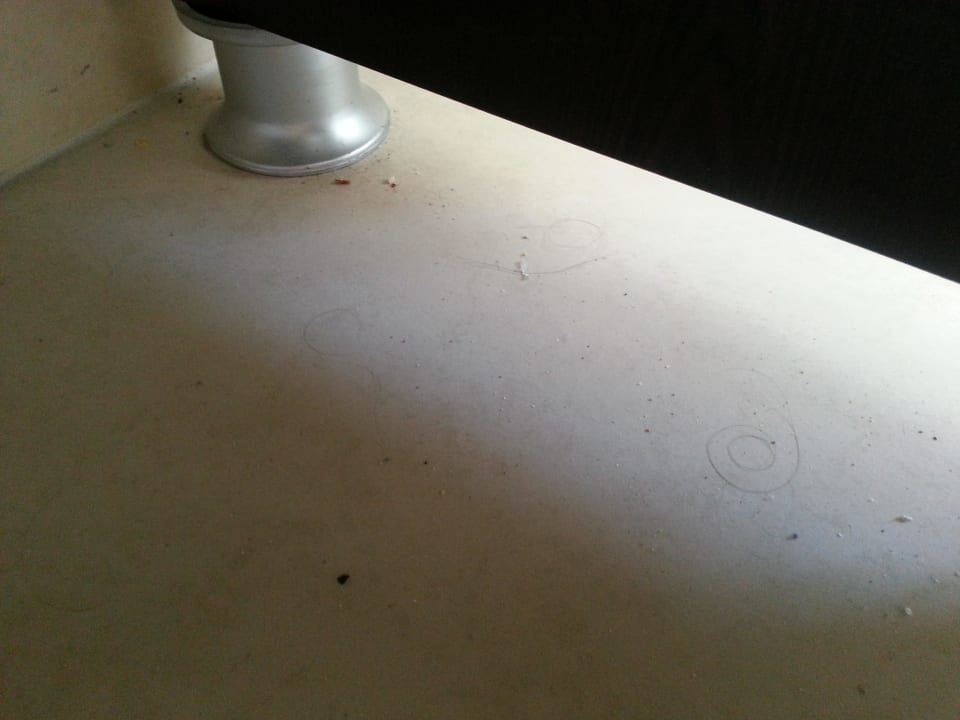 Haare. Staub. Kleopatra Balik