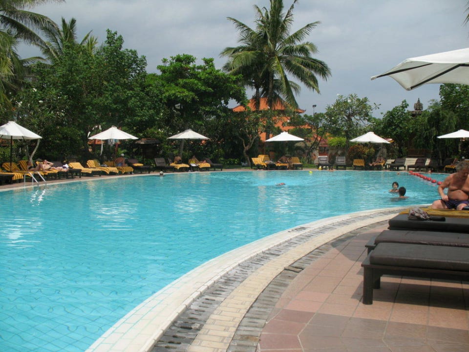 Pool Paradisus by Melia Bali