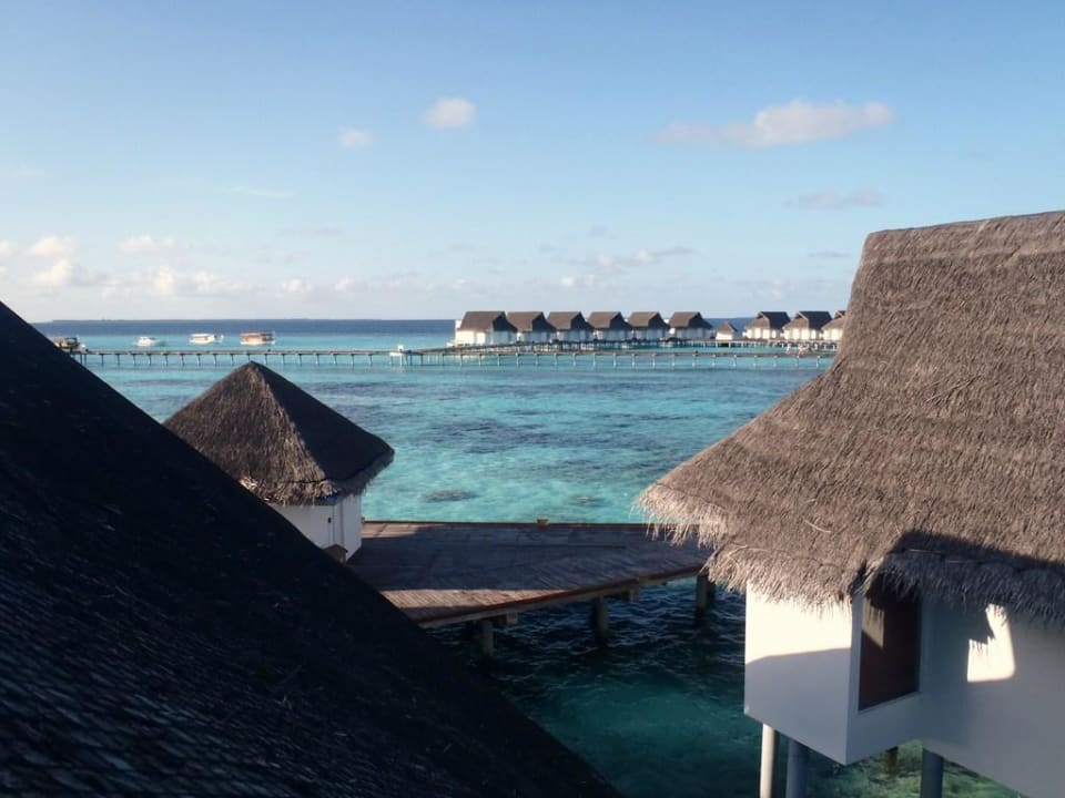 Blick von der oberen Terrasse Machchafushi Island Resort & Spa Maldives, The Centara Collection