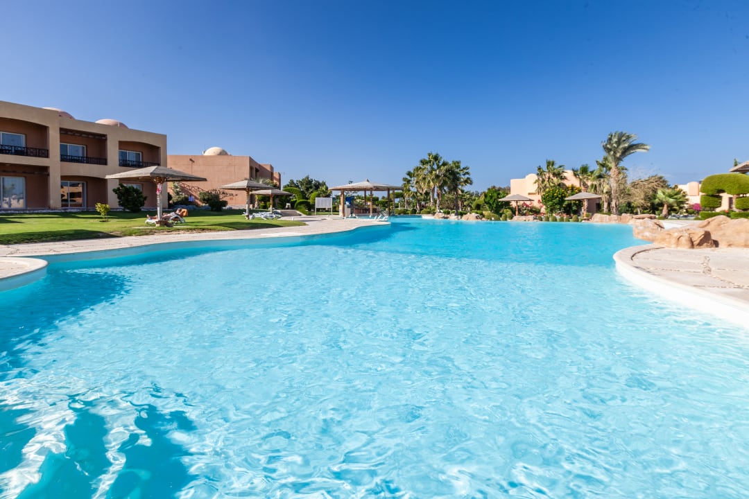 Pool Wadi Lahmy Azur Resort