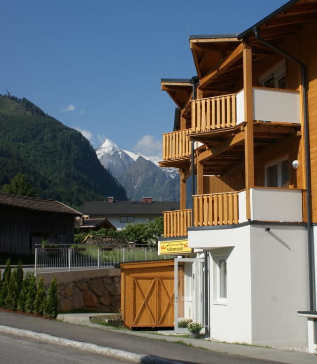Eingang Aparthotel Adlerresort
