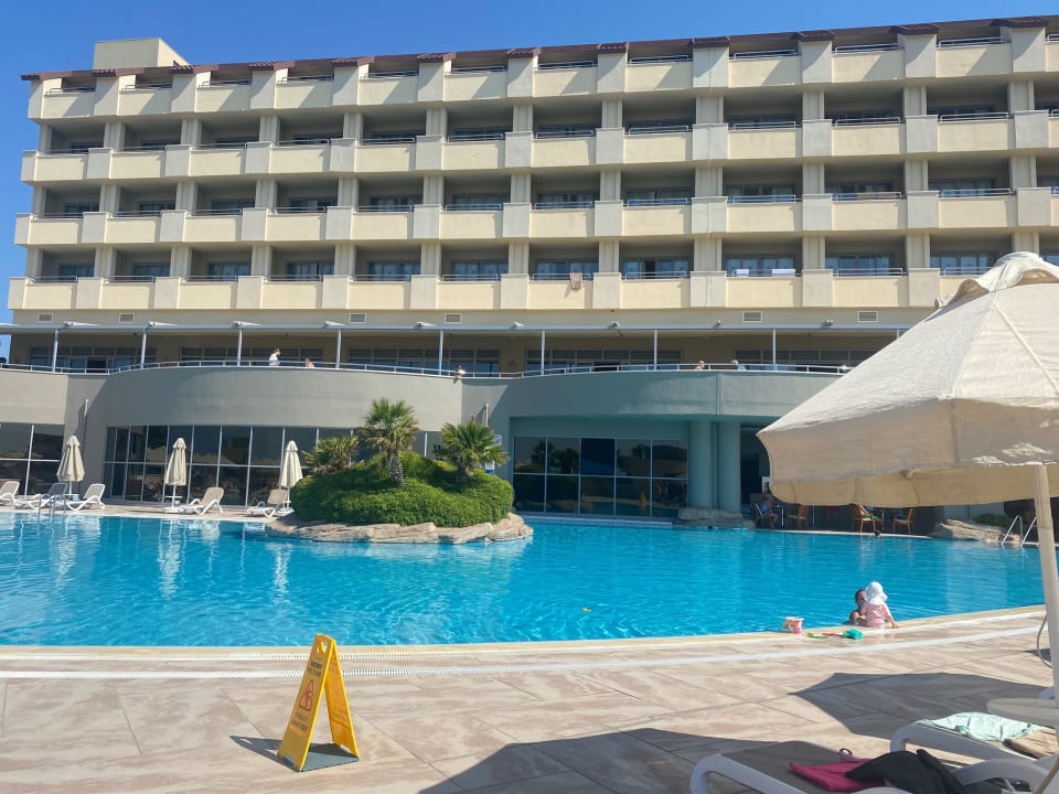 Pool Melas Resort Hotel