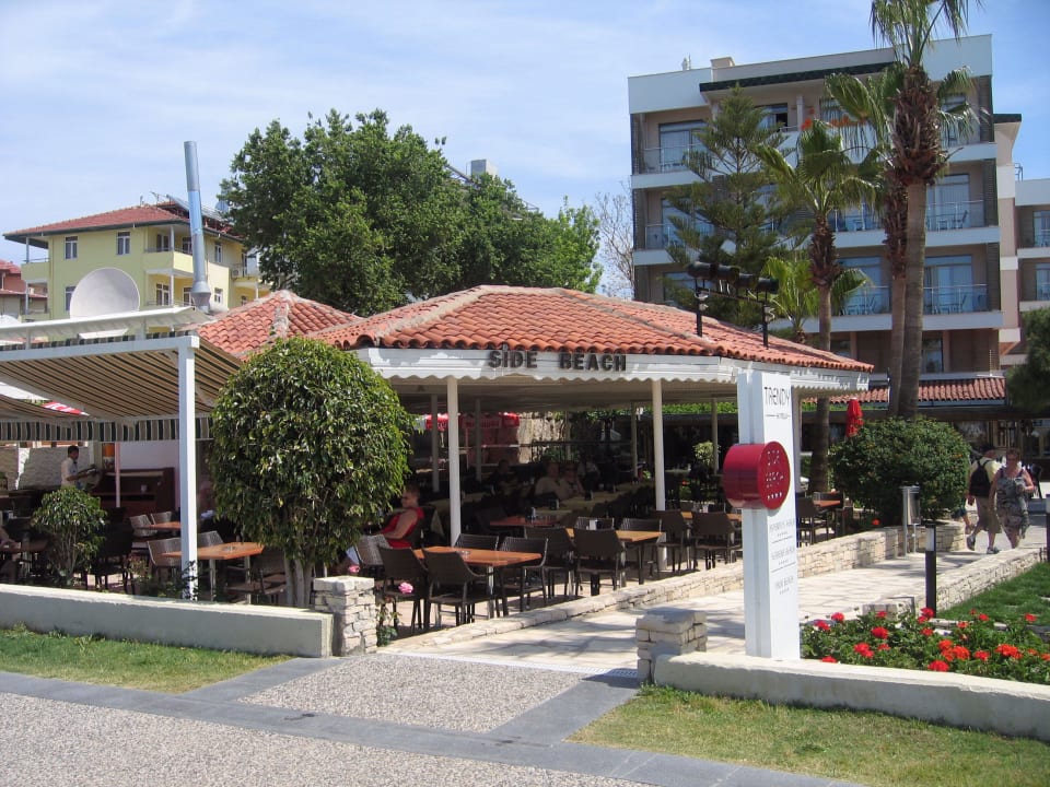 Blick zur Snackbar Trendy Side Beach Hotel - Adults only