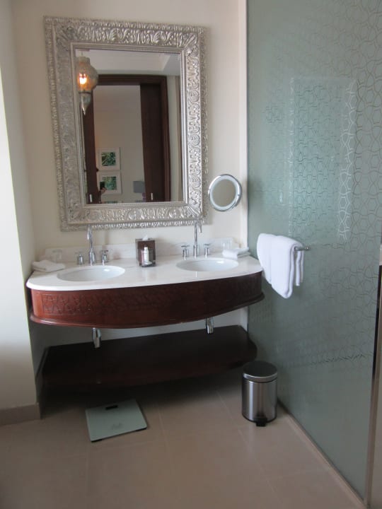 Zimmer Ajman Saray, a Luxury Collection Resort