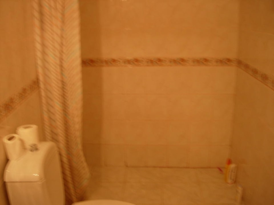 Dusche im Spartippzimmer Hotel Sirma