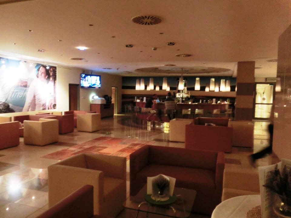 Von der Lobby zur Bar Life Resort