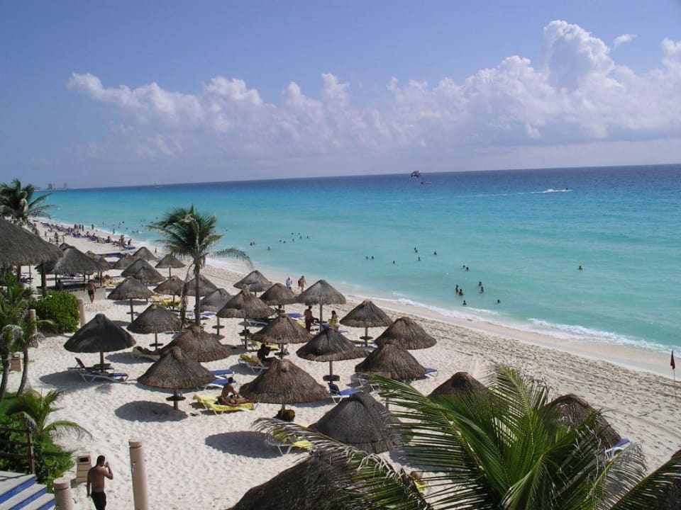 Blick auf den Hotel-Strand Grand Oasis Cancun