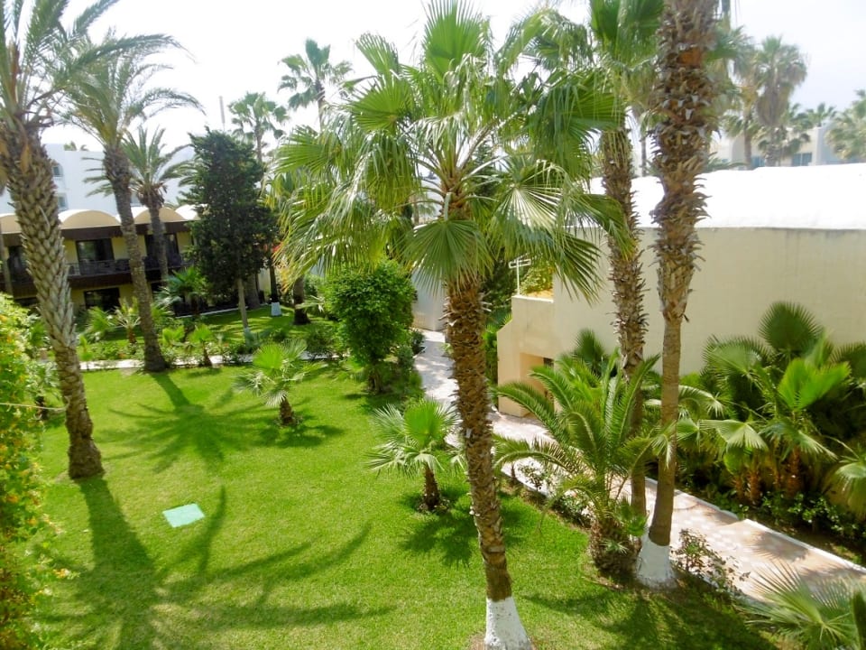 Gartenanlage Hotelgelände. Hotel Paradis Palace