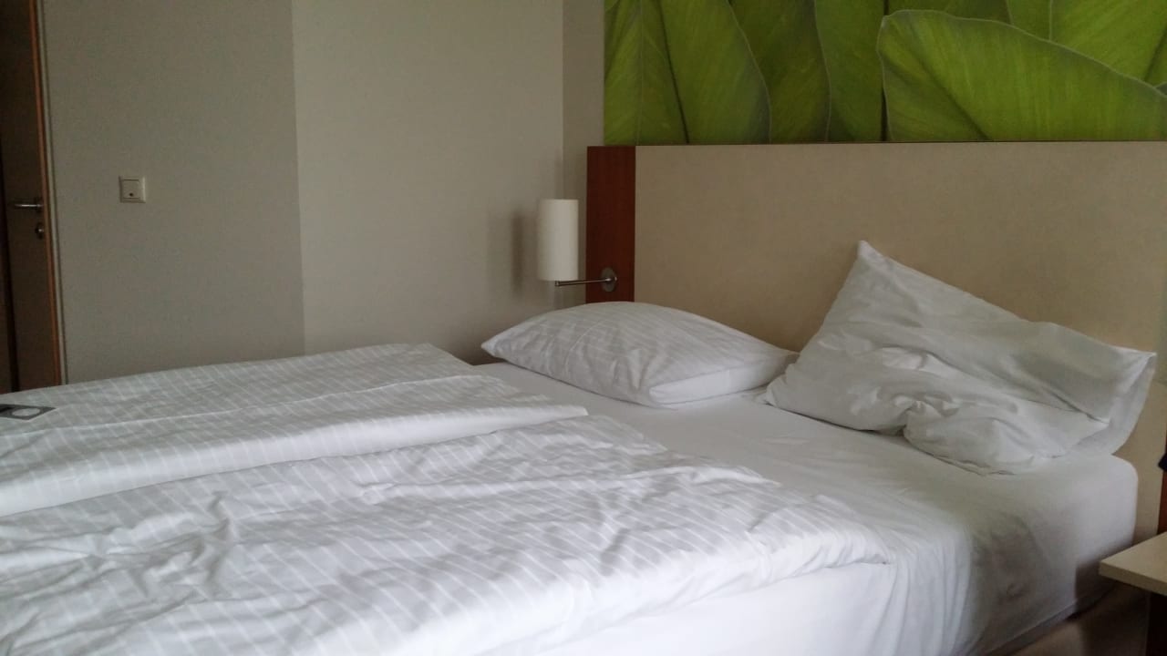 Zimmer Essential by Dorint Hotel Köln-Junkersdorf