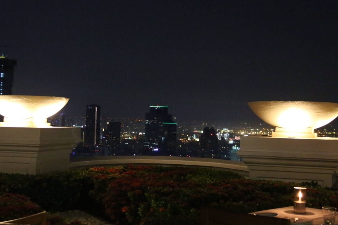 Ausblick von ganz oben Tower Club At Lebua