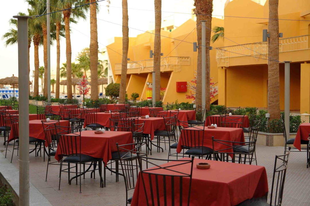 Oriental Cafe Hotel Aqua Fun