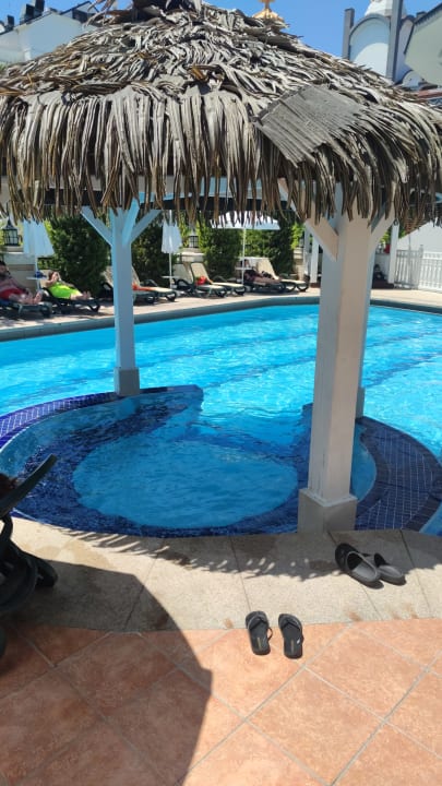 Pool Well Palace Side